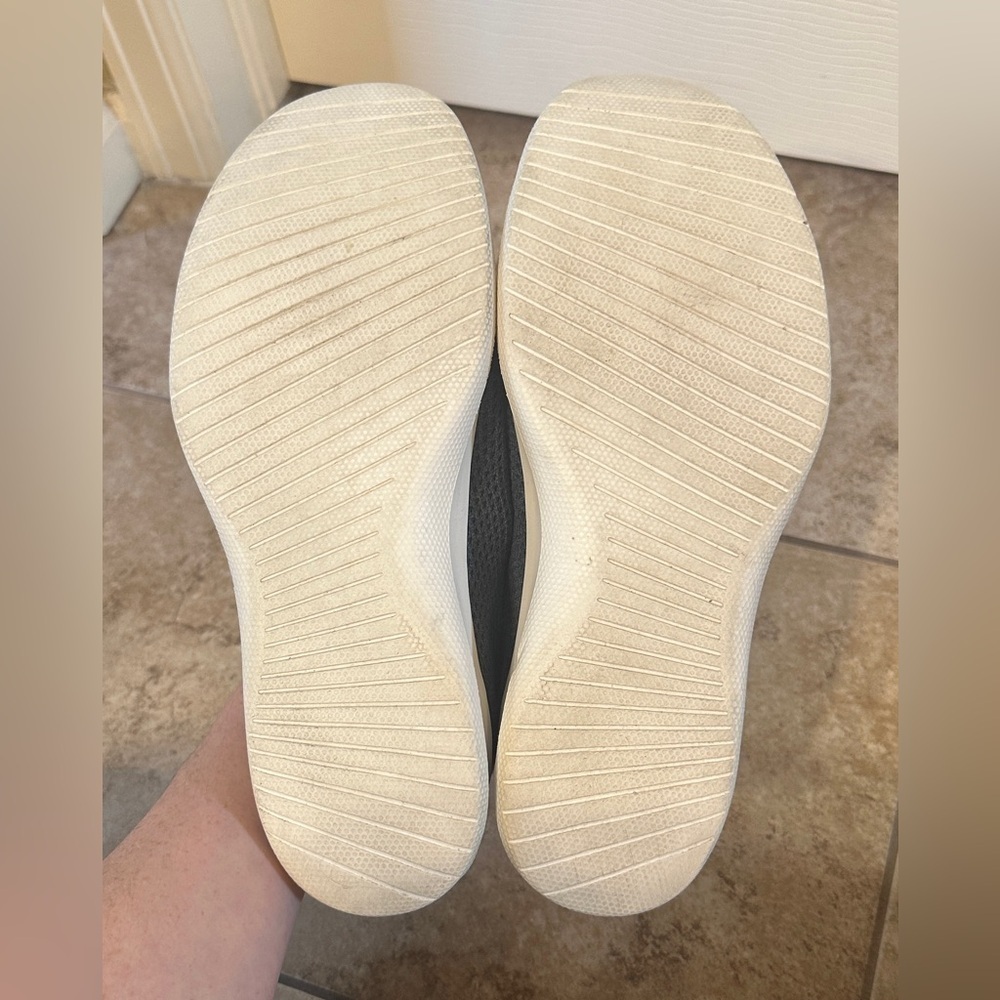 Allbirds Women’s Tree Runners - Picture 5 of 6